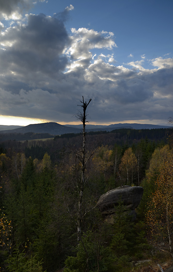 Mraky nad Ostaem - men formt