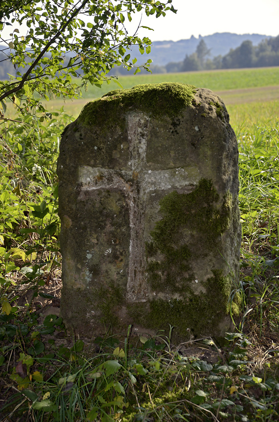 Reconciling cross near "Dub" - larger format