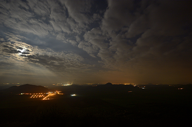 Moon over "Ran" - smaller format