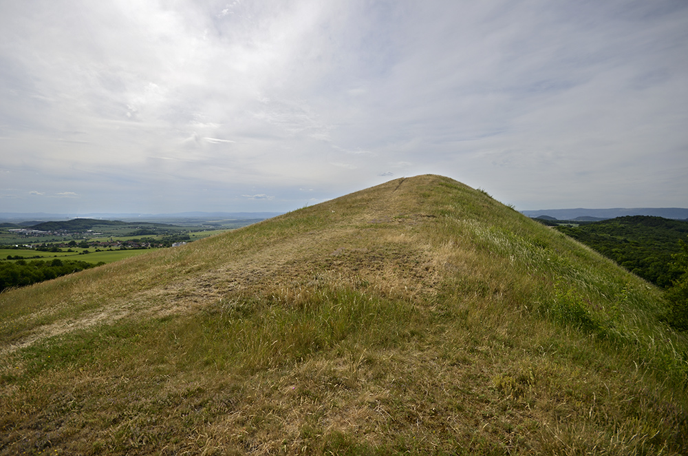 The top of "ov" - larger format