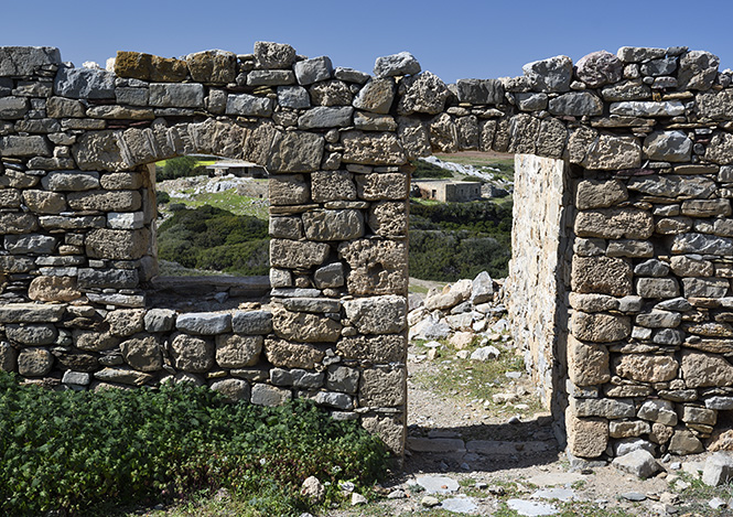 Itanos - vchodn akropole - men formt