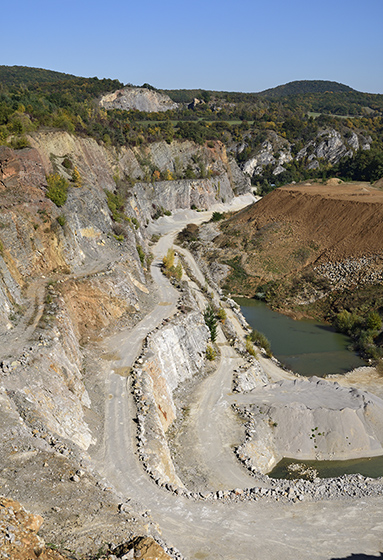 "Round quarry" - smaller format