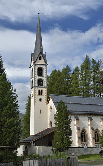 Kostel v Chamues-ch - men formt