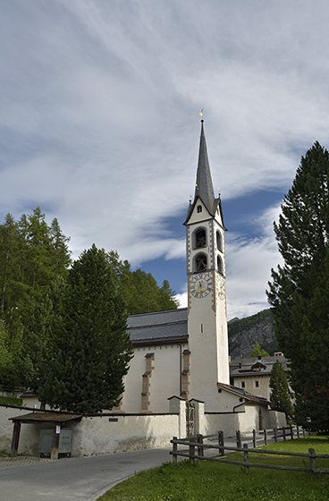 Kostel v Chamues-ch - men formt