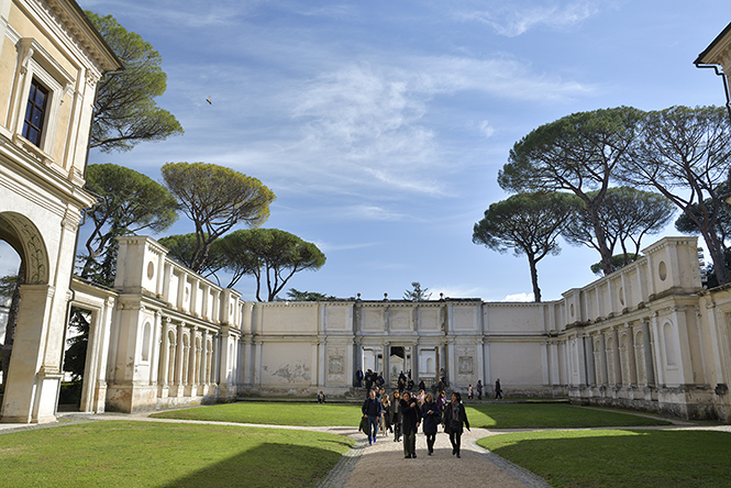 V museu - men formt