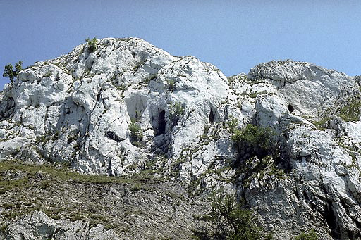 Cliffs of "Girlish Hill" - smaller format
