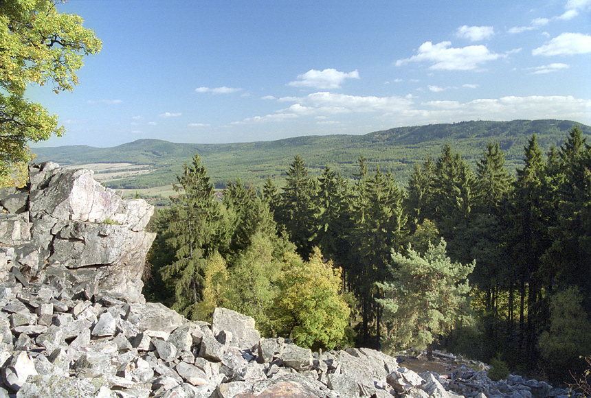 Panorama from the Raven rocks - larger format