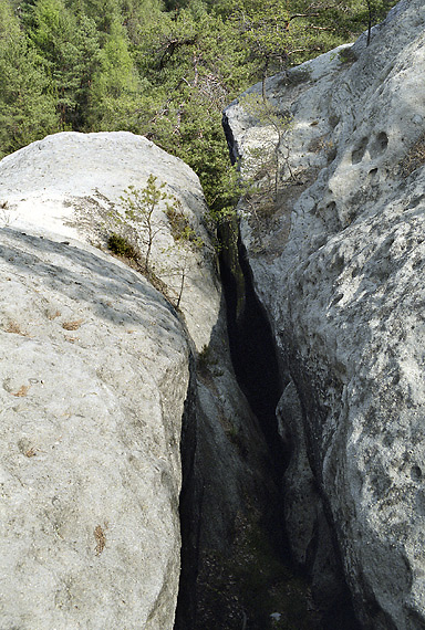 Ve skalch pod Husou - men formt