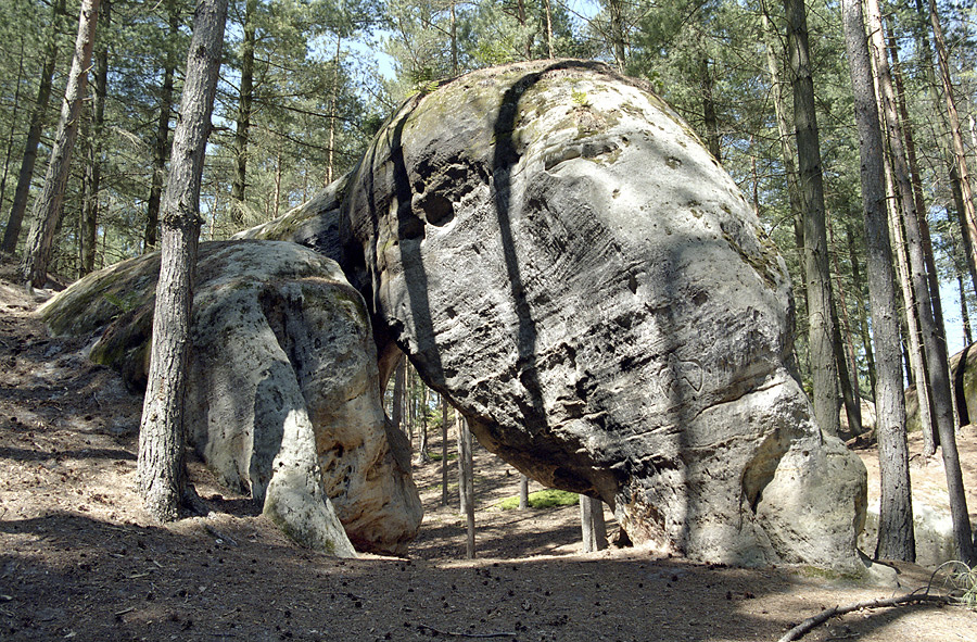 Rocky gate - larger format