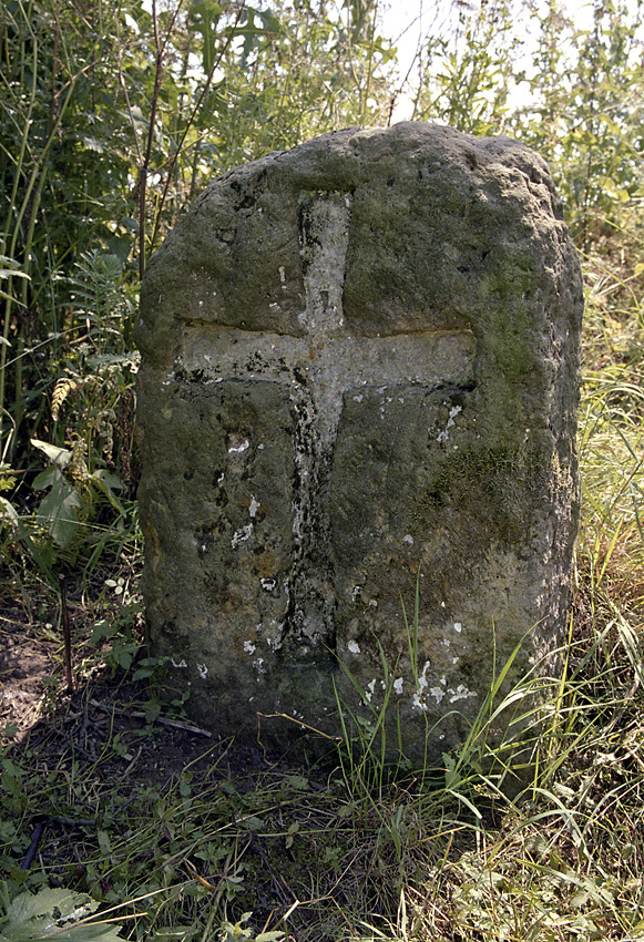 Reconciling cross near "Dub" - larger format