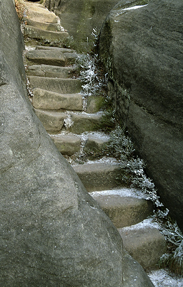 Stezka ve skalch - men formt